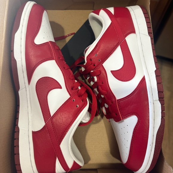 Red and white Nike dunks, size 11.5 women’s - Picture 4 of 4